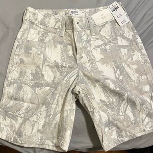 Hollister Women White Gray Camouflage Jorts